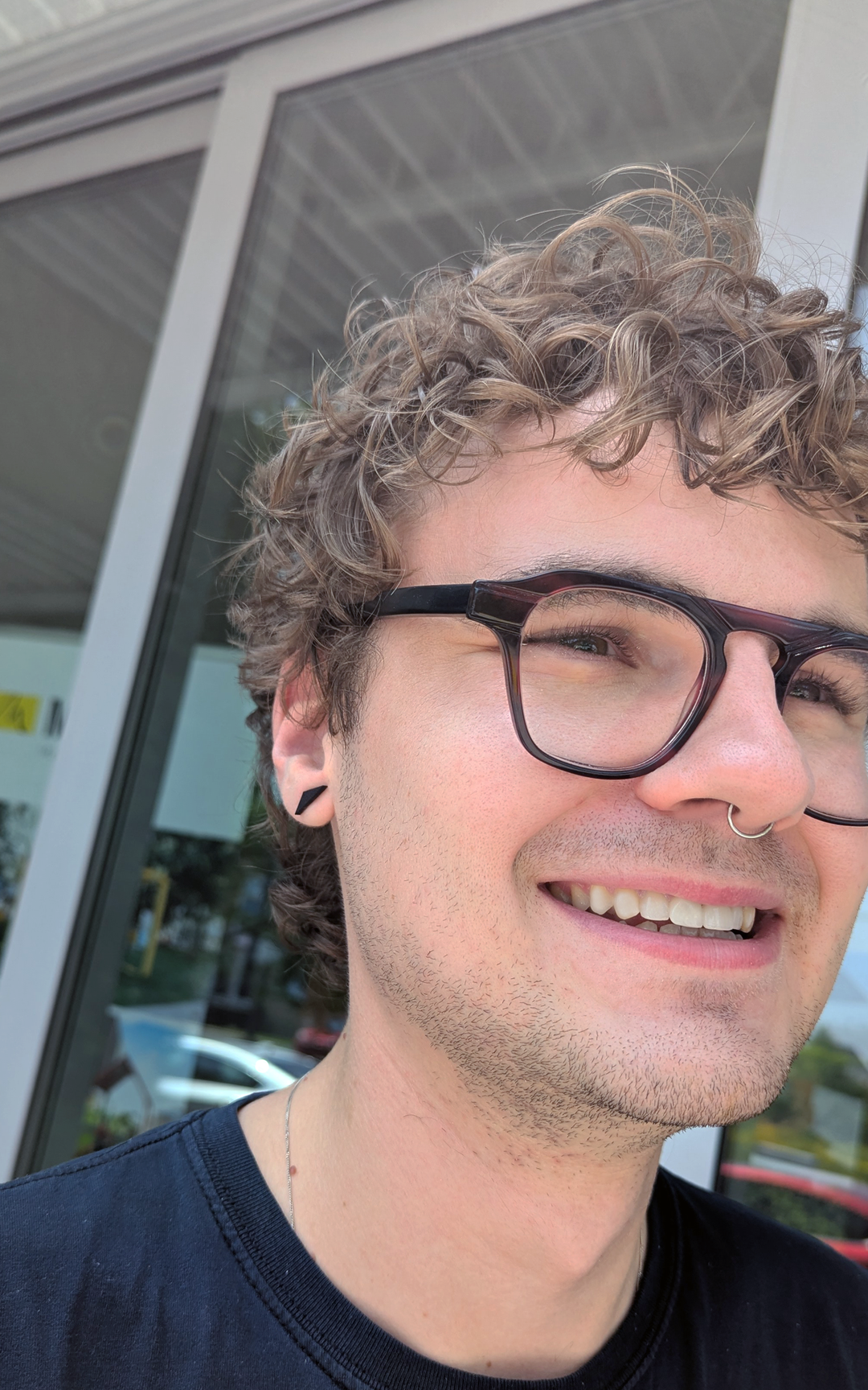 DELTA – Puce triangulaire asymétrique en nylon recyclé