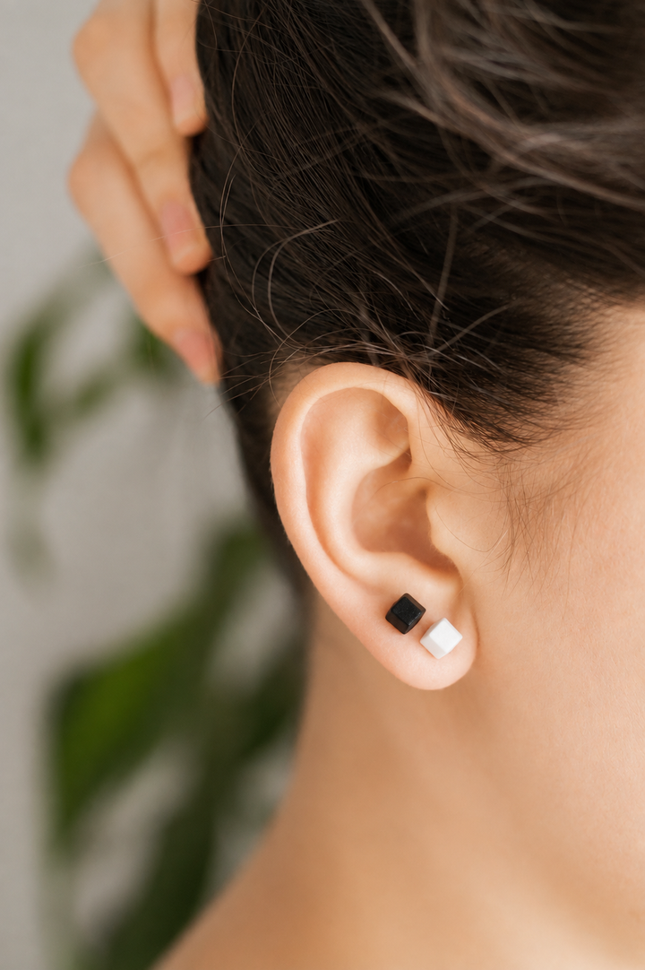 Modele puces cubes blan et noir de Vox &amp; oz