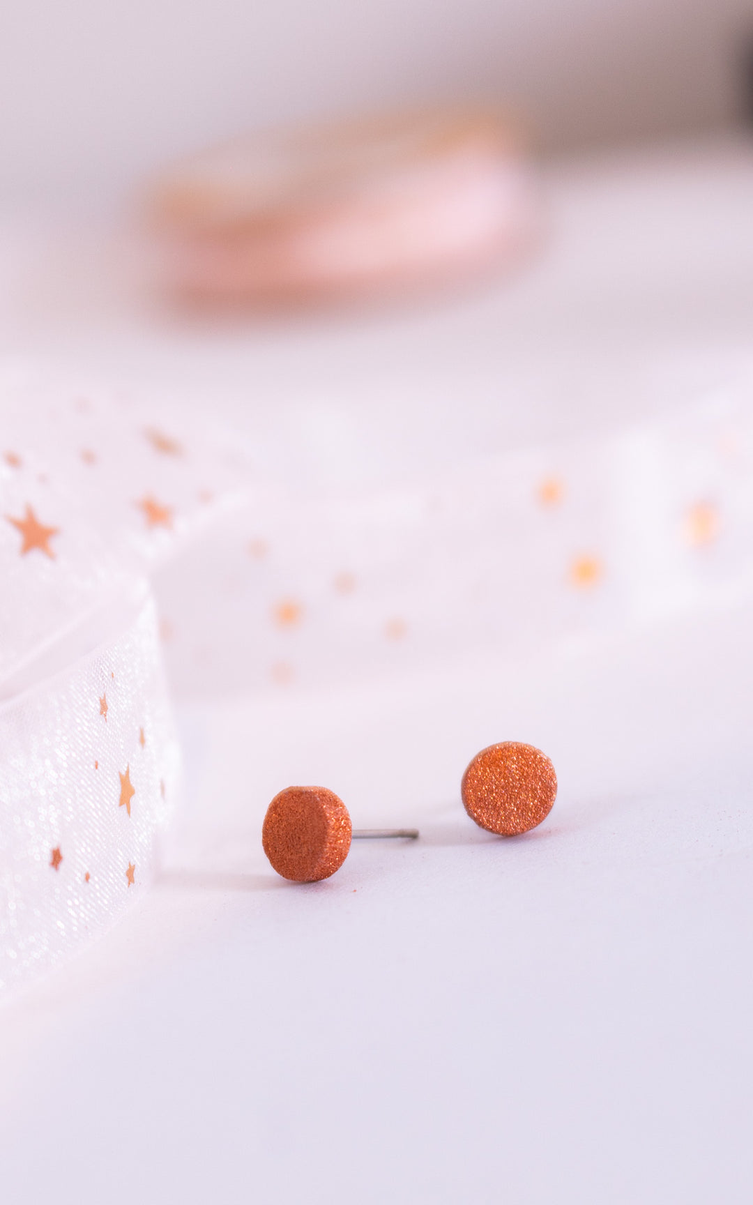 Drummer round stud earrings