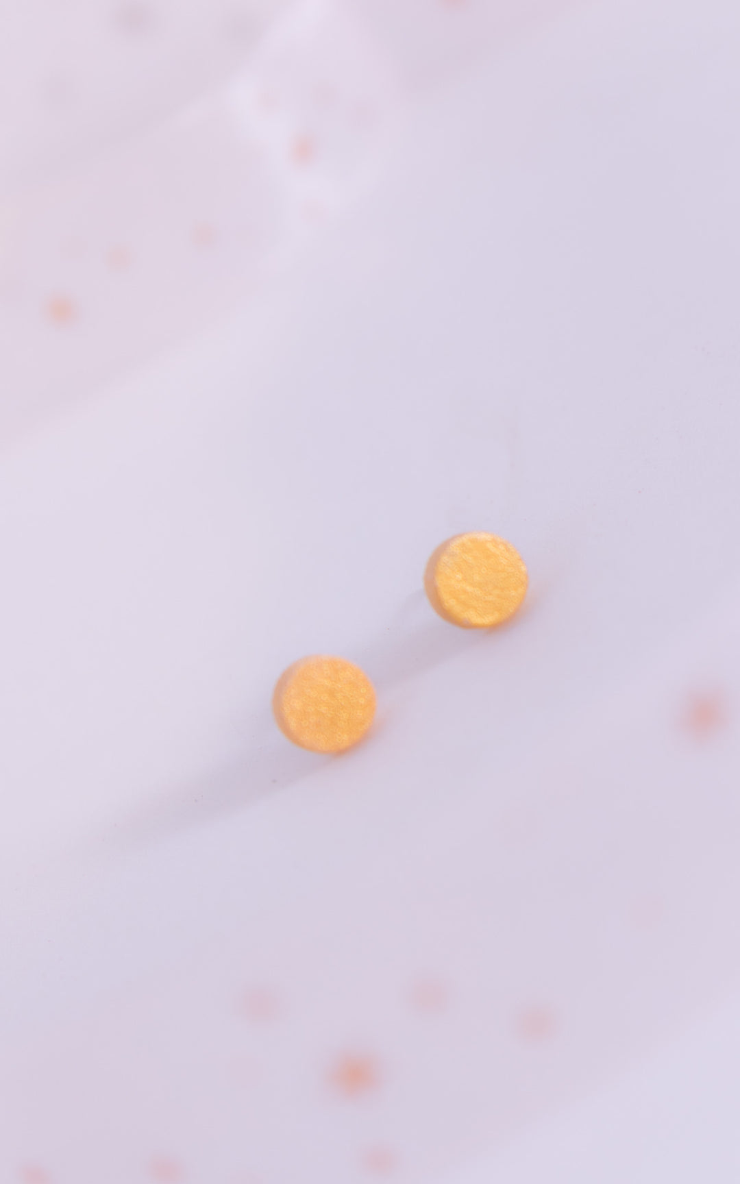 Drummer round stud earrings