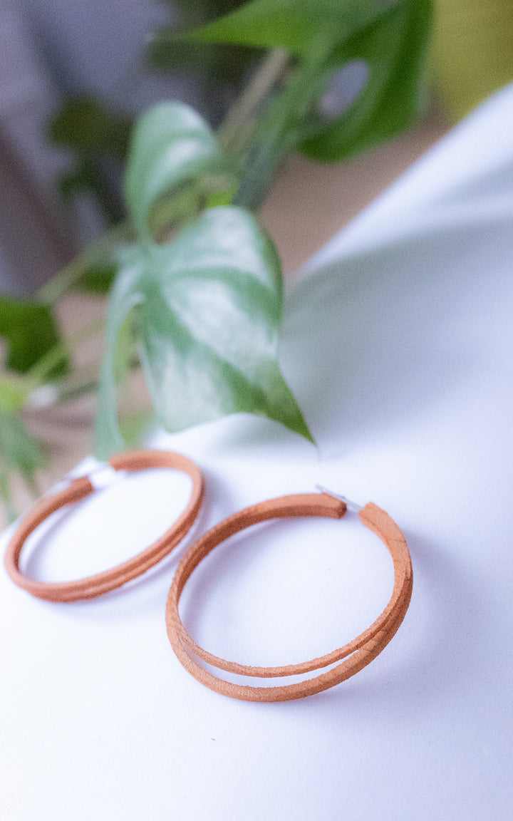 Boucles d’oreilles doubles couleur caramel imprimées en 3D SLS par Vox &amp; Oz au Québec