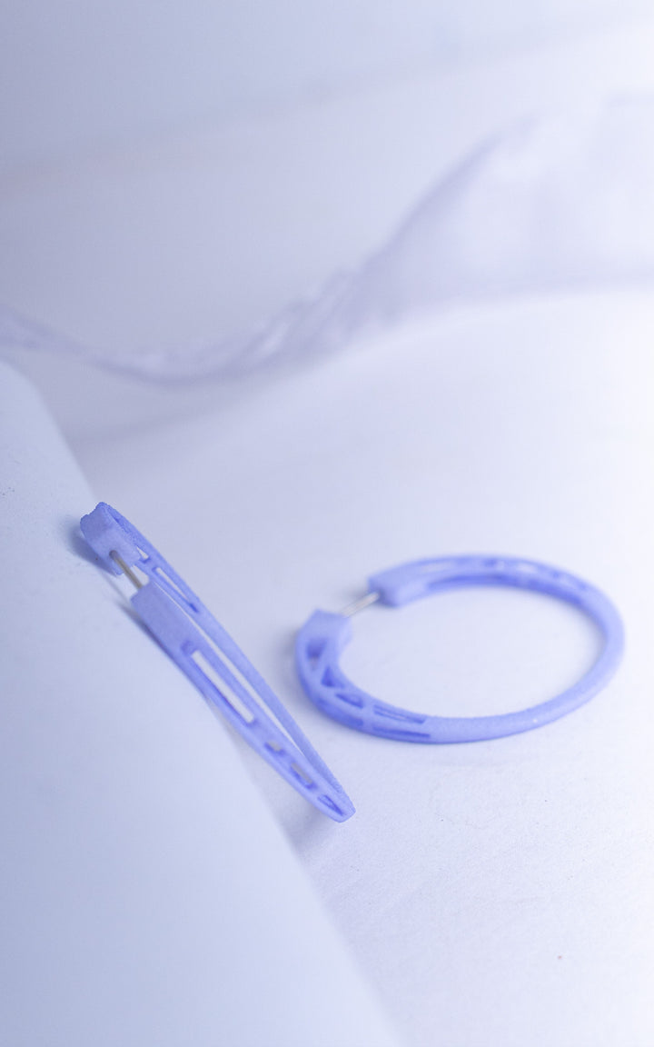 Anneaux d’oreilles COSMOS — Design architectural minimaliste en nylon recyclé